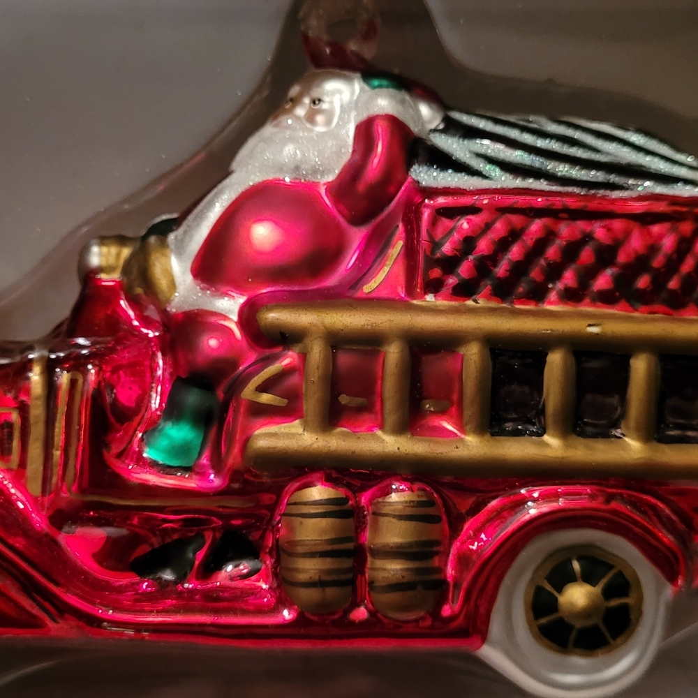 SANTA FIRE TRUCK MẺCURY GLASS         ORNAMENT